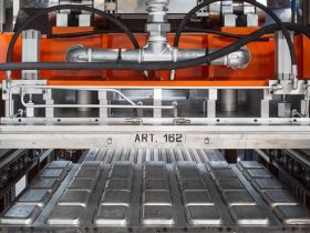 Equipo industrial: maquinaria para el proceso de termoformado de alta productividad
